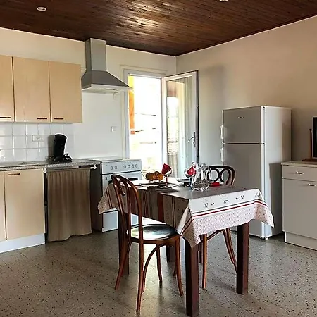 A Rossa Location Hotel 4*